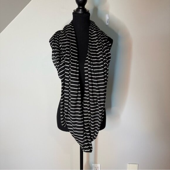 STEVE MADDEN Black White Striped Infinity Scarf Wrap - Picture 2 of 6